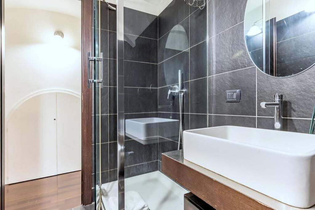 Lovely Apartment Ground Floor Colosseo Wi-Fi Ac Rome Exterior photo